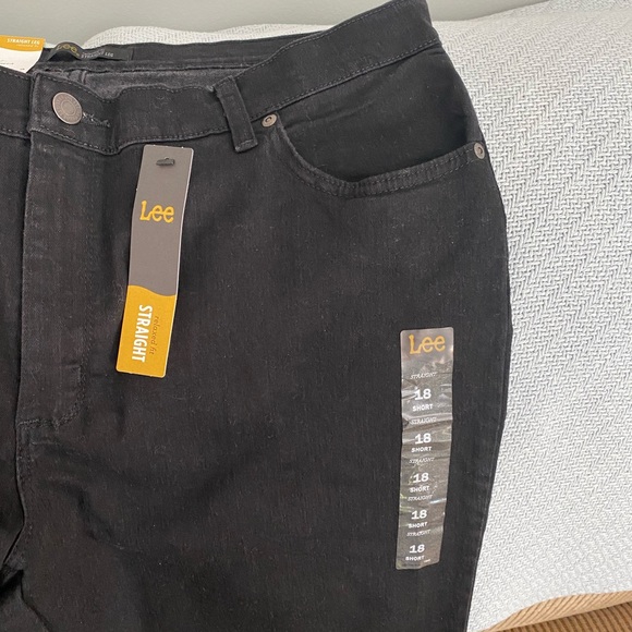 NWT Lee Relaxed Fit Short Straight Leg Black Jeans - Picture 5 of 10